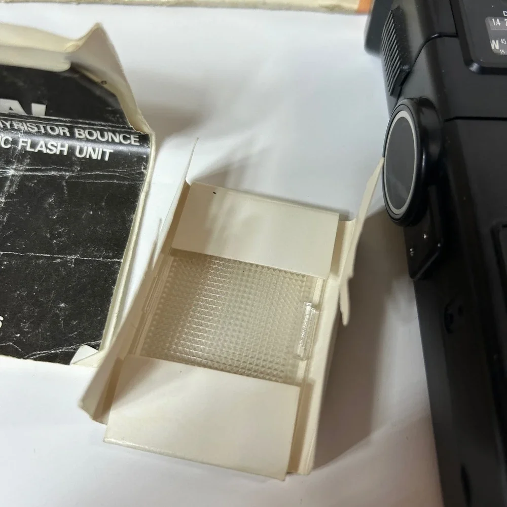 Focal M500T-Zoom Computer Thyristor Bounce Flash Unit Kmart Vintage Tested